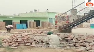 संभल में खुद ही मस्जिद और मदरसे को तोड़ने लगे लोग, ग्रामीणों ने क्यों उठाया ये कदम? Sambhal news, illegal construction removal, government land encroachment, UP news, Sambhal village action, mosque madrasa removal, encroachment drive, UP administration action, bulldozer action