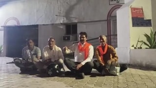 रायबरेली में जीएसटी का एक्शन बना विवाद, किसान ने लगाया उत्पीड़न का आरोप, रातभर डीएम दफ्तर के बाहर दिया धरना Raebareli GST Controversy