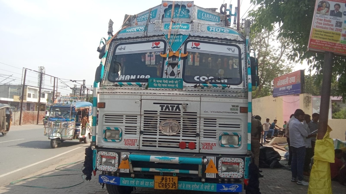 मथुरा में बड़ी कार्रवाई, एंटी नारकोटिक्स टीम ने 26 कट्टों में भरा लाखों का डोडा पाउडर पकड़ा, तस्कर गिरफ्तार