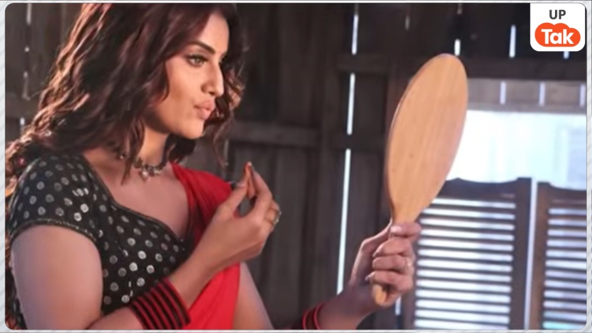 अक्षरा सिंह के 'चुम्मा चुम्मा लेला राजा जी' गाने ने मचाया तहलका, एक्ट्रेस के कातिला अंदाज पर फैंस हुए फिदा