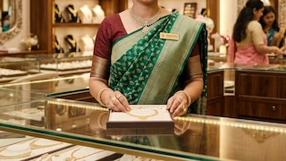 योगी सरकार की युवा उद्यमी योजना से बदली अमेठी की पूनम की किस्मत, बनीं सफल आभूषण कारोबारी UP Tak