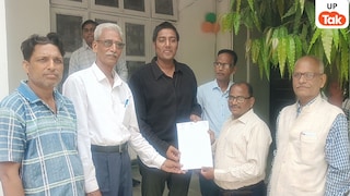 Sitapur News: सीतापुर में आजाद अधिकार सेना का बड़ा एक्शन, 2 अहम मुद्दों पर राष्ट्रपति-प्रधानमंत्री को ज्ञापन, कार्रवाई न हुई तो आंदोलन की चेतावनी UP Tak