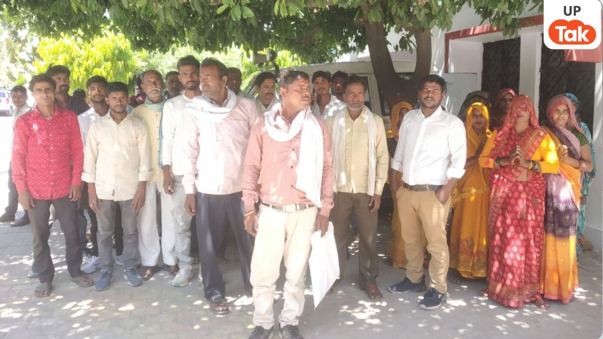 Sitapur News: सीतापुर में चुनावी रंजिश का आतंक, प्रधान पति पर धमकी, मारपीट और फर्जी केस का आरोप, ग्रामीणों ने DM से मांगा न्याय