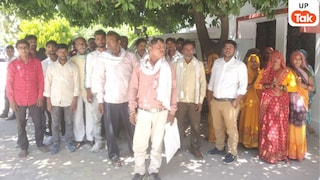 Sitapur News: सीतापुर में चुनावी रंजिश का आतंक, प्रधान पति पर धमकी, मारपीट और फर्जी केस का आरोप, ग्रामीणों ने DM से मांगा न्याय UP Tak