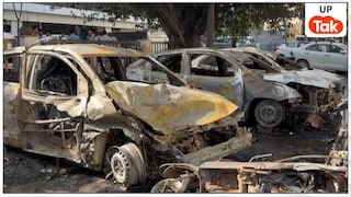 नोएडा के सेक्टर 63 में मारुति सर्विस सेंटर पर 4 -5 गाड़ियां उपद्रवियों ने फूंक दीं, ग्राउंड रिपोर्ट की ये तस्वीरें हिला देंगी Noida Protest