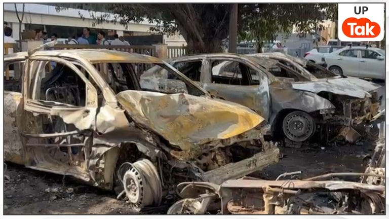 नोएडा के सेक्टर 63 में मारुति सर्विस सेंटर पर 4 -5 गाड़ियां उपद्रवियों ने फूंक दीं, ग्राउंड रिपोर्ट की ये तस्वीरें हिला देंगी Noida Protest