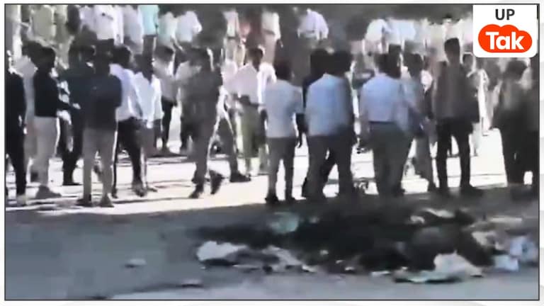 नोएडा में 14 मजदूरों की मौत की खबर निकली फर्जी, यूपी पुलिस ने Fact Check कर फायरिंग वाले दावे पर ये कहा UP Police Noida Protest Fact Check