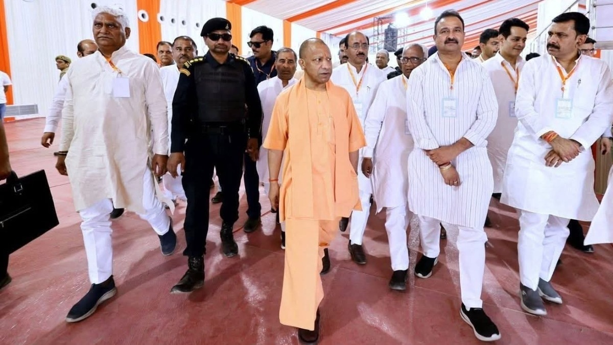 Saharanpur Political News: सहारनपुर: सीएम योगी बोले- दिल्ली-देहरादून कॉरिडोर से यूपी को मिलेगी बड़ी सहूलियत, पीएम मोदी का दौरा रणनीतिक