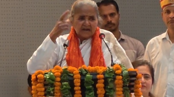 मुरादाबाद में योगी की मंत्री गुलाब देवी का अटपटा बयान, बोलीं- महिलाएं अगर मोदी को भूली तो नरक में भी जगह नहीं मिलेगी