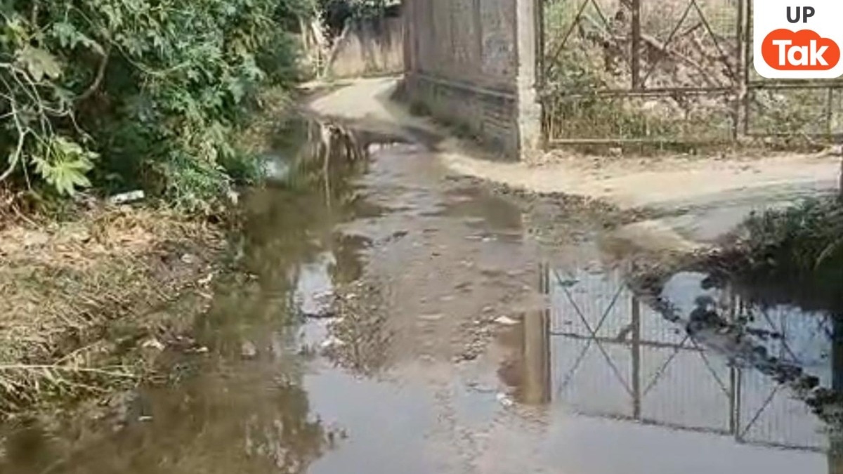Barabanki News: बाराबंकी में 5 साल से सड़क बनी नाला! जुरौंडा गांव में गंदे पानी से लोग बेहाल, शिकायतों के बाद भी कार्रवाई नहीं
