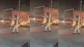 Saharanpur Traffic Jam: सहारनपुर जाम में फंसे सांसद इमरान मसूद ने संभाली कमान, खुद सड़क पर उतरकर कराया ट्रैफिक कंट्रोल, वीडियो वायरल Saharanpur News