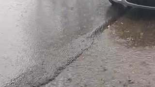 Amethi Weather Update अमेठी में अचानक बदला मौसम, शुरू हुई तेज बारिश-गिरे ओले, भीषण गर्मी से लोगो को मिली राहत Amethi