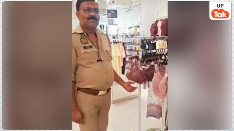 मॉल जाकर महिलाओं के अंडरगारमेंट्स छूते थे ये 5 पुलिसवाले, इनकी अश्लील हरकत पकड़ी गई तो फिर ये पता चला Lakhimpur Kheri News