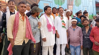 Mathura Labour Day Event: मजदूर दिवस पर कांग्रेस का श्रमिक सम्मान, मुकेश धनगर बोले - मजदूरों के अधिकारों का हो रहा हनन Mathura Labour Day Event