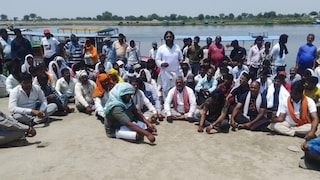 Vrindavan Boatmen Protest: वृंदावन में नाविकों का फूटा गुस्सा: यमुना में नाव संचालन पर रोक से बढ़ा आर्थिक संकट, आंदोलन की चेतावनी Vrindavan News