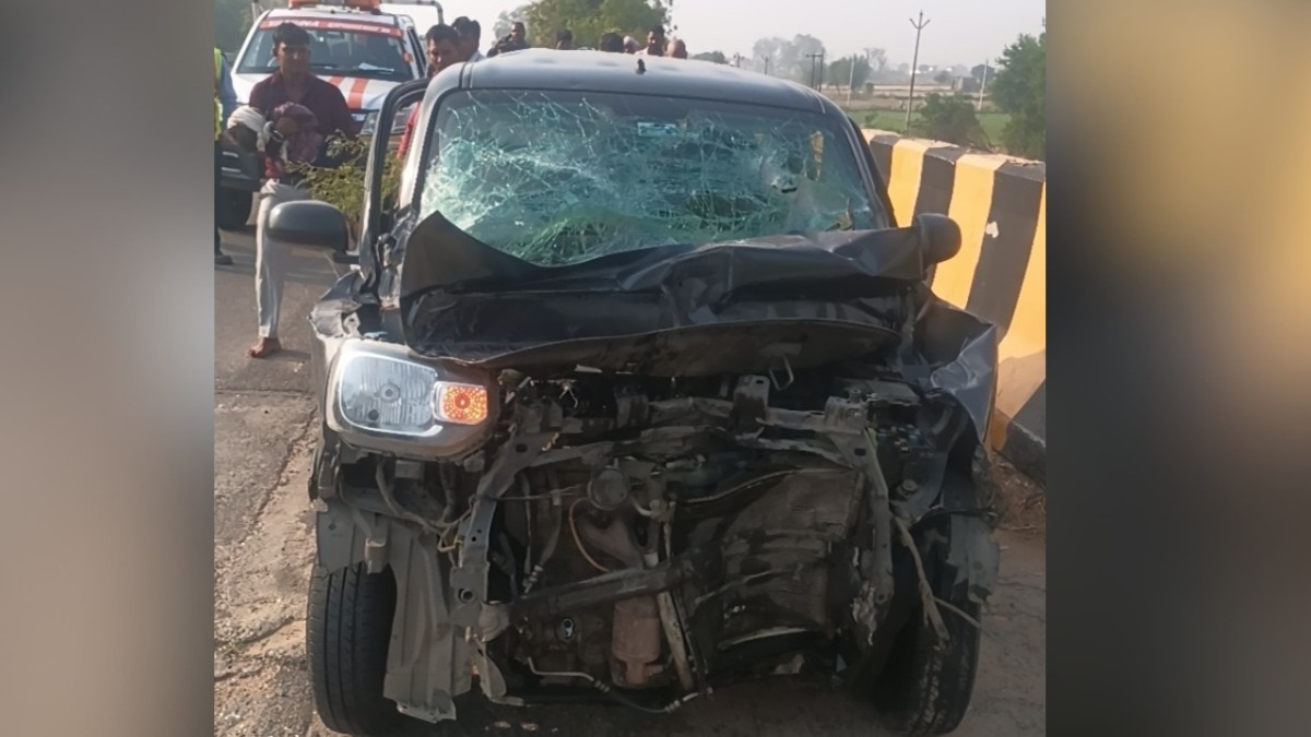 Yamuna Expressway Accident:  यमुना एक्सप्रेसवे पर भीषण हादसा: झपकी लगते ही ट्रक में घुसी कार, 3 लोग घायल