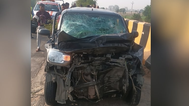 Yamuna Expressway Accident: यमुना एक्सप्रेसवे पर भीषण हादसा: झपकी लगते ही ट्रक में घुसी कार, 3 लोग घायल Mathura News