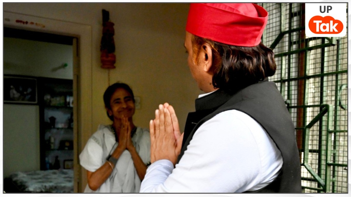 आप हारी नहीं हैं... बंगाल पहुंच जैसे ही अखिलेश यादव ने ममता बनर्जी को देखा तो ओढ़ाया शॉल और कह दी ये बात