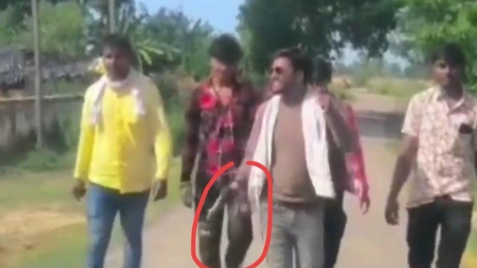 रायबरेली में 'रीलबाजी' का रूतबा: हाथ में तमंचा, आंखों में खौफ और बैकग्राउंड में दबंगई का शोर