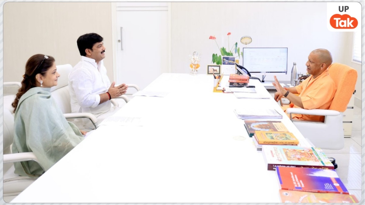धनंजय सिंह की पत्नी श्रीकला रेड्डी ने सीएम योगी से की मुलाकात, क्या चुनाव लड़ने की चल रही प्लानिंग?