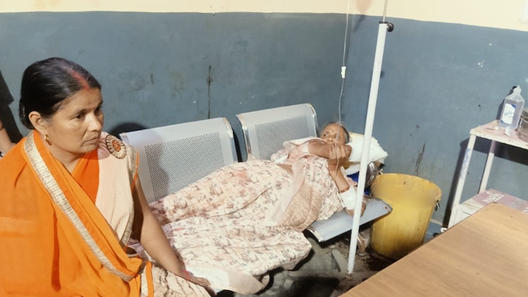 बरेली में जमीन विवाद बना खूनी संघर्ष, बुजुर्ग ने लाइसेंसी बंदूक से की फायरिंग, भाई और पत्नी घायल Bareilly News