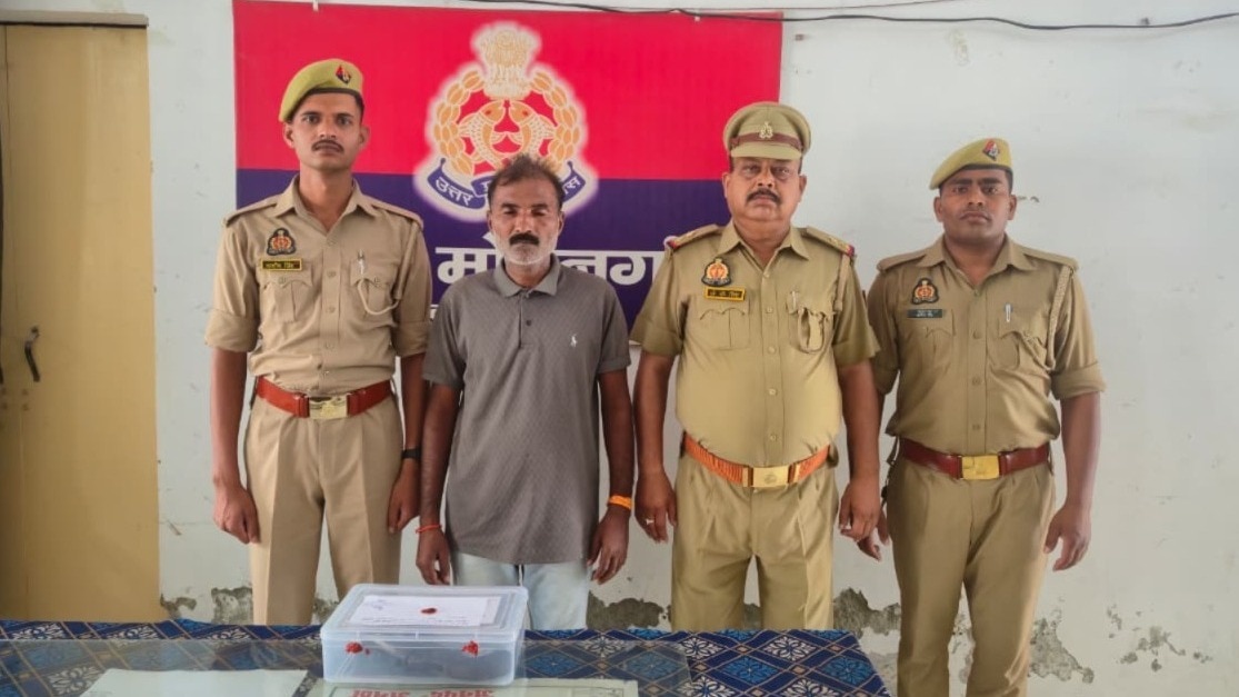 Amethi Police Action: अमेठी में ऑपरेशन चक्रव्यूह का बड़ा एक्शन, तमंचा-कारतूस संग आरोपी गिरफ्तार, बाइक भी सीज