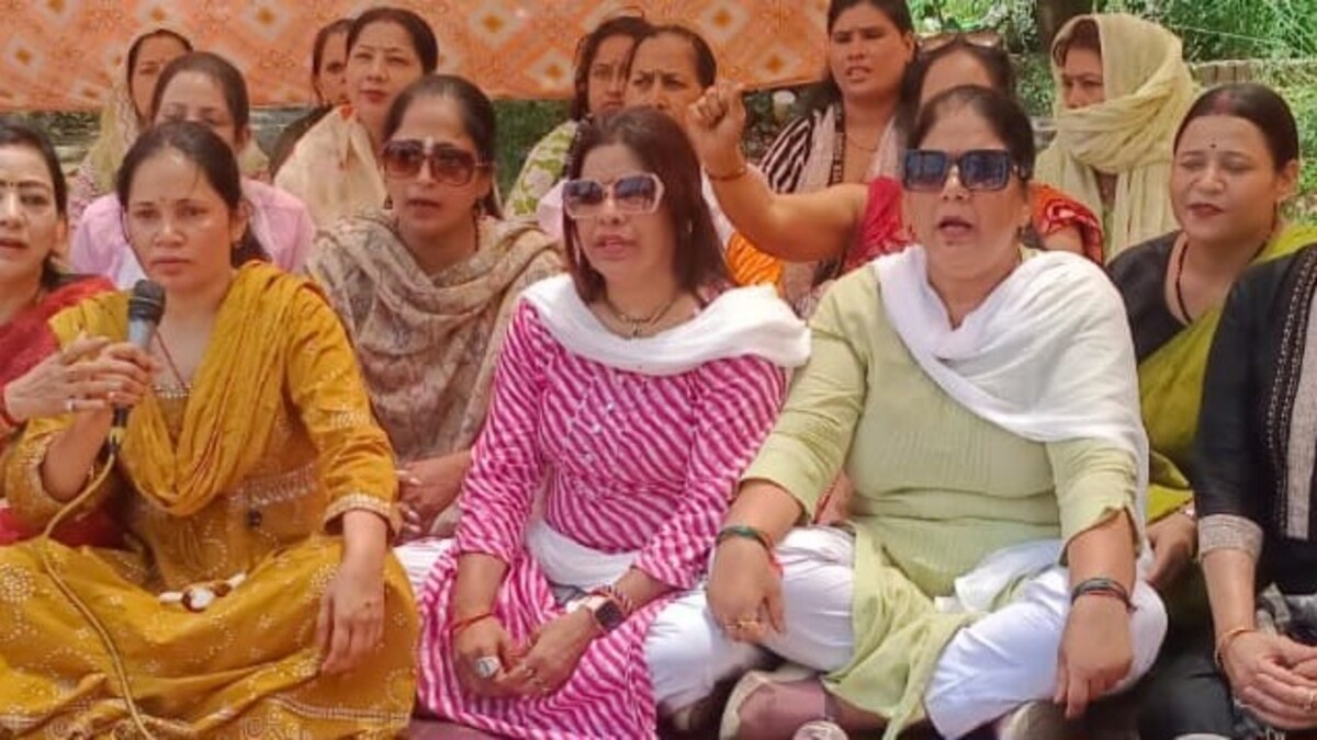 Saharanpur news: सहारनपुर में भाजपा महिला मोर्चा का जोरदार प्रदर्शन, कांग्रेस सांसद इमरान मसूद के आवास के बाहर “नारी शक्ति वंदन अधिनियम” को लेकर गरजा विरोध Saharanpur BJP Mahila Morcha Protest