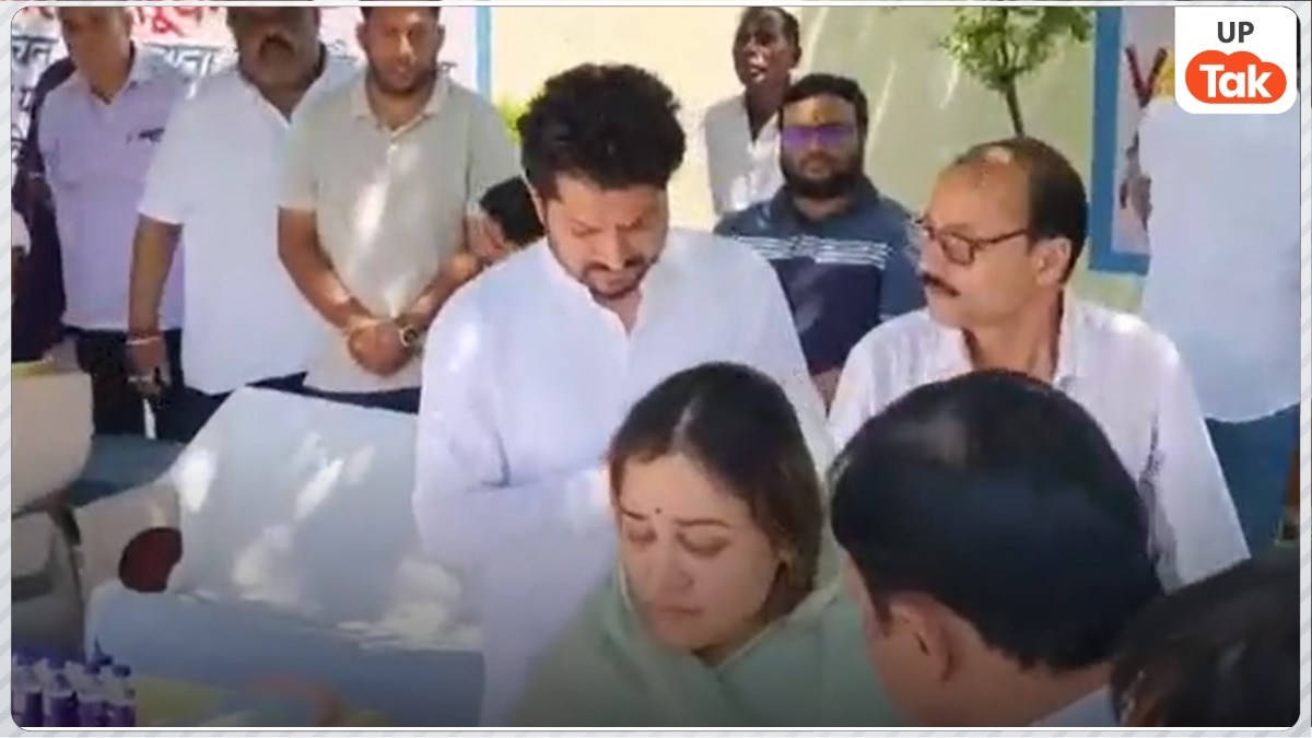 Pratik Yadav, Aparna Yadav, Haridwar News, Ganga Asthi Visarjan, Mulayam Singh Yadav Family, Baba Ramdev, Uttar Pradesh News, Political News India