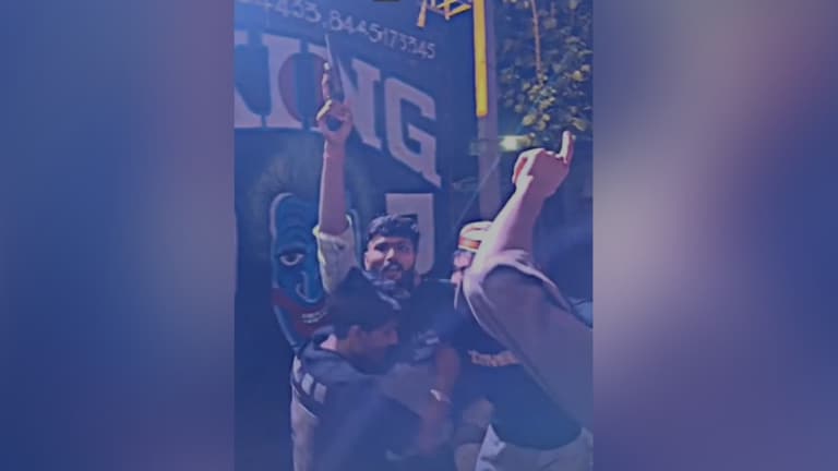 Illegal Gun Show in Baraat: सहारनपुर में बारात में ‘तमंचा शो, DJ पर हथियार लहराते युवकों का VIDEO वायरल, जांच में जुटी पुलिस Illegal Gun Show in Baraat Saharanpur