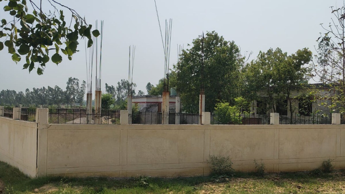 Moradabad water crisis: मुरादाबाद में ‘हर घर जल योजना’ फेल, हाथीपुर चित्तू में न पानी, न टंकी, टूटी सड़कों से लोग परेशान Moradabad News