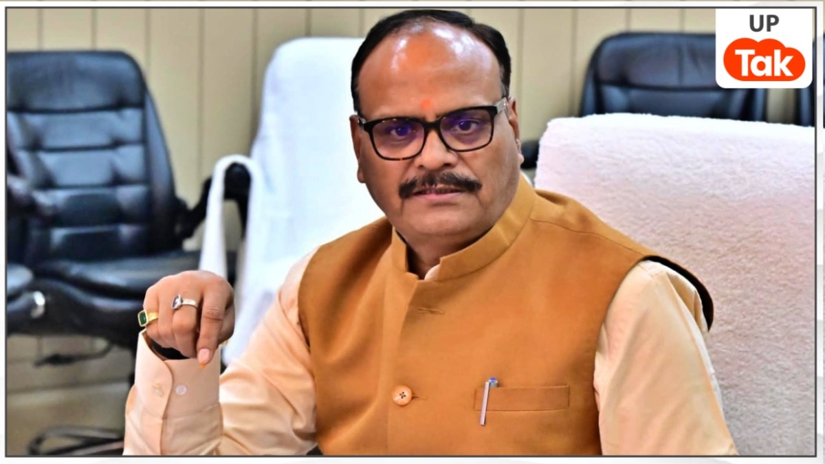 टेक ऑफ के समय इंजन में खराबी और निकलने लगा धुंआ... बाल-बाल बचे डिप्टी सीएम ब्रजेश पाठक 