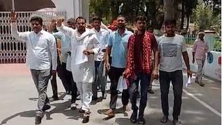 Ballia News: बलिया में जहरीले धुएं का आतंक, जमुआ गांव में कूड़ा जलाने से लोगों का दम घुटा, ग्रामीणों ने DM से लगाई गुहार Ballia Pollution News