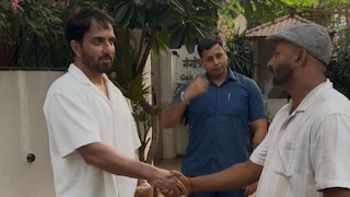 Dharmendra Singh meet Sonu Sood: गोंडा के लाल कमांडो धर्मेंद्र सिंह की सोनू सूद से खास मुलाकात, युवाओं और गरीबों के लिए बनेगा बड़ा प्लान Sonu Sood Latest News
