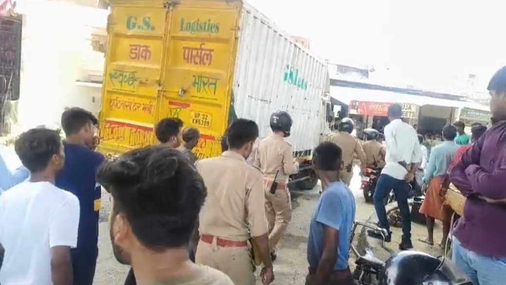Raebareli Truck Accident