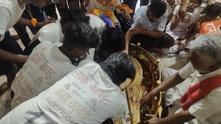 Barabanki News: अयोध्या से लोधेश्वर धाम तक 6 घंटे की तूफानी डाक कांवड़ यात्रा, शिवभक्तों ने दिखाया अद्भुत संकल्प Ayodhya Kanwar Yatra
