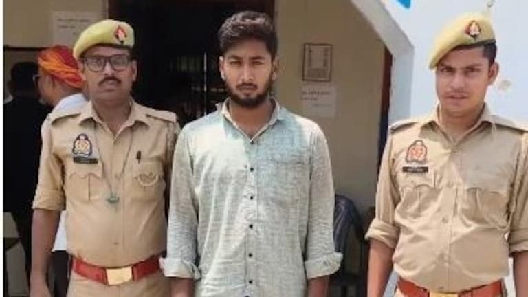 Ballia Rape Case: शादी का झांसा देकर युवती से दुष्कर्म का आरोप, बलिया पुलिस ने आरोपी सागर गोड़ को किया गिरफ्तार Ballia Crime News
