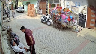 Saharanpur Viral Video: सहारनपुर में बेटे ने बुजुर्ग पिता को बेरहमी से पीटा, VIDEO वायरल होते ही हरकत में आई पुलिस Saharanpur News