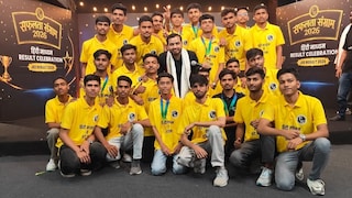 Impact Feature: भाषा की बाधाओं को तोड़ते हुए... फिजिक्सवाला (PW) ने JEE में सफल हिंदी माध्यम के छात्रों का किया सम्मान UP News