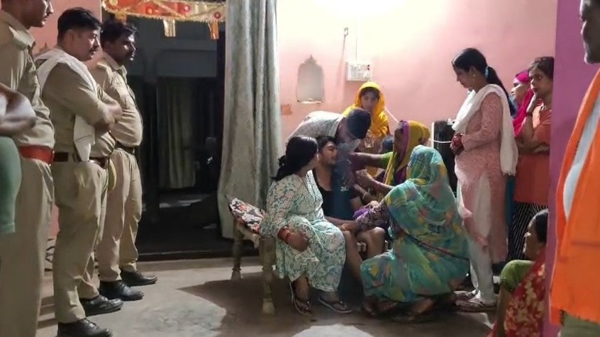 Raebareli Woman Death Case: रायबरेली, आंगनवाड़ी में लगी नौकरी, घर में बजी शहनाई,फिर फंदे से क्यों लटक गई प्रिया की जिंदगी?