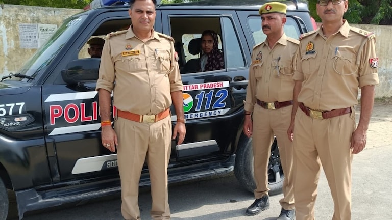 आरक्षी भर्ती परीक्षा में यूपी-112 बनी अभ्यर्थियों की मददगार, तीन छात्राओं को समय पर पहुंचाया परीक्षा केंद्र Amethi Police