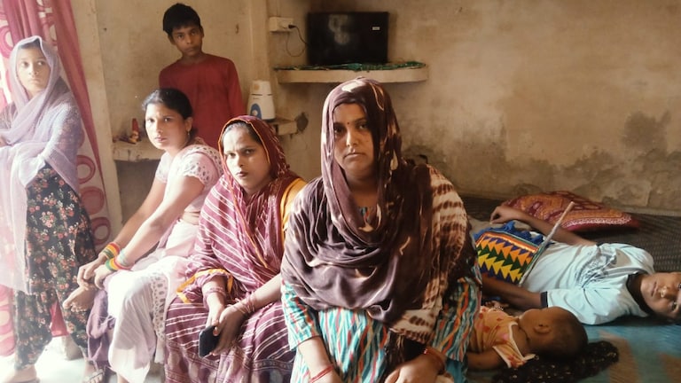 बरेली, मीरगंज में चोरों का धावा, दो स्थानों से नकदी, जेवरात व लैपटॉप चोरी, Bareilly Theft News