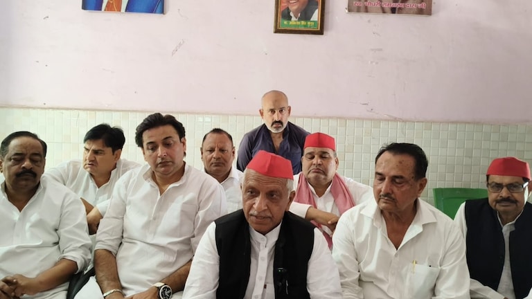 उत्तर प्रदेश, सहारनपुर में सपा जिलाध्यक्ष अब्दुल गफूर बोले- भाजपा सरकार ने 10 साल में हजारों युवाओं के अधिकार छीने, 2027 में जनता देगी जवाब Saharanpur News