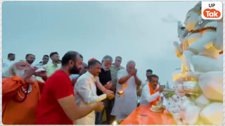 गैर-सनातनियों को गेट पर कराएंगे गोमूत्र स्नान... गोगा म्हाड़ी परिसर में मुस्लिमों की एंट्री को लेकर मचा बवाल Saharanpur News