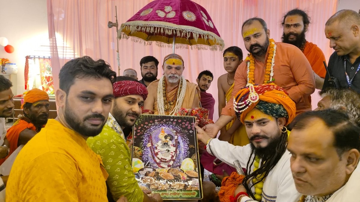 जो गाय को सिर्फ पशु मानते हैं, उन्हें वोट न दें, गोवर्धन में शंकराचार्य का बड़ा बयान Shankaracharya Avimukteshwaranand News