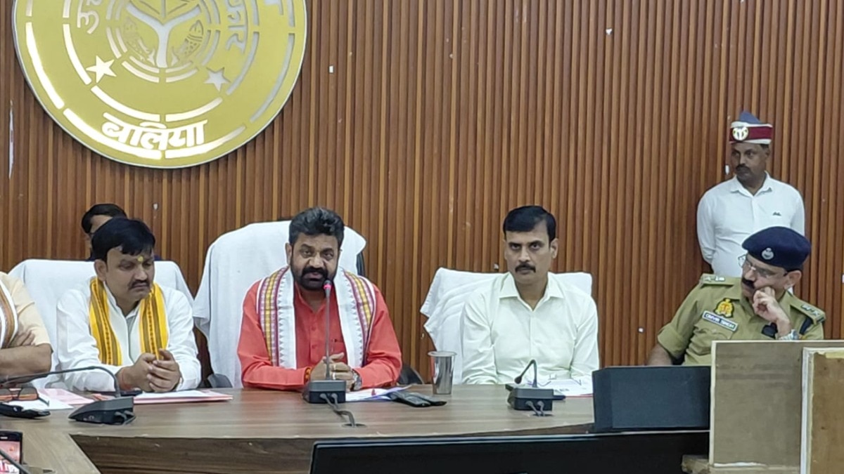 PM किसान, आवास और आयुष्मान योजना पर फोकस, बलिया में सरकार ने पेश किया रिपोर्ट कार्ड