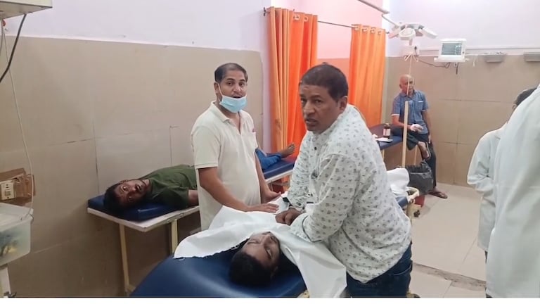 वृंदावन इस्कॉन मंदिर के बाहर करंट लगने से श्रद्धालु युवक की मौत, परिजनों ने लापरवाही का लगाया आरोप Mathura News