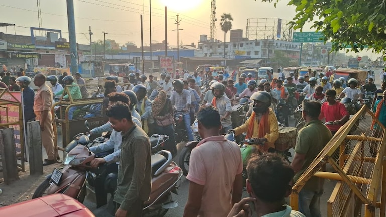 वाराणसी-चंदौली जाने वालों के लिए जरूरी खबर, मालवीय पुल पर रात में लागू रहेगा डायवर्जन Chandauli Traffic Diversion