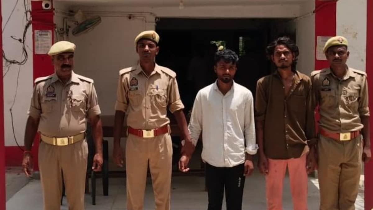 Ballia Cattle Smuggling: बलिया में गोवंश तस्करों के खिलाफ एक्शन, 26 मवेशियों के साथ 3 गिरफ्तार Ballia cattle smuggling