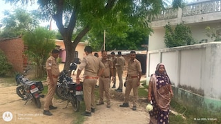 Amethi News: धारदार हथियार से हमला कर बुजुर्ग की हत्या, बेटा-बहू और बच्चे घायल, गांव में पुलिस तैनात धारदार हथियार से हमला कर बुजुर्ग की हत्या, बेटा-बहू और बच्चे घायल, गांव में पुलिस तैनात