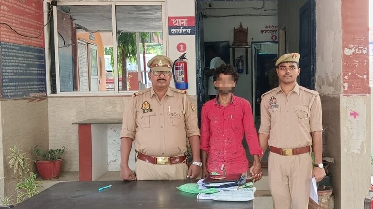 Chandauli News: हरियाणा में छिपा था पॉक्सो एक्ट का वांछित आरोपी, चंदौली पुलिस ने धर दबोचा हरियाणा में छिपा था पॉक्सो एक्ट का वांछित आरोपी, चंदौली पुलिस ने धर दबोचा